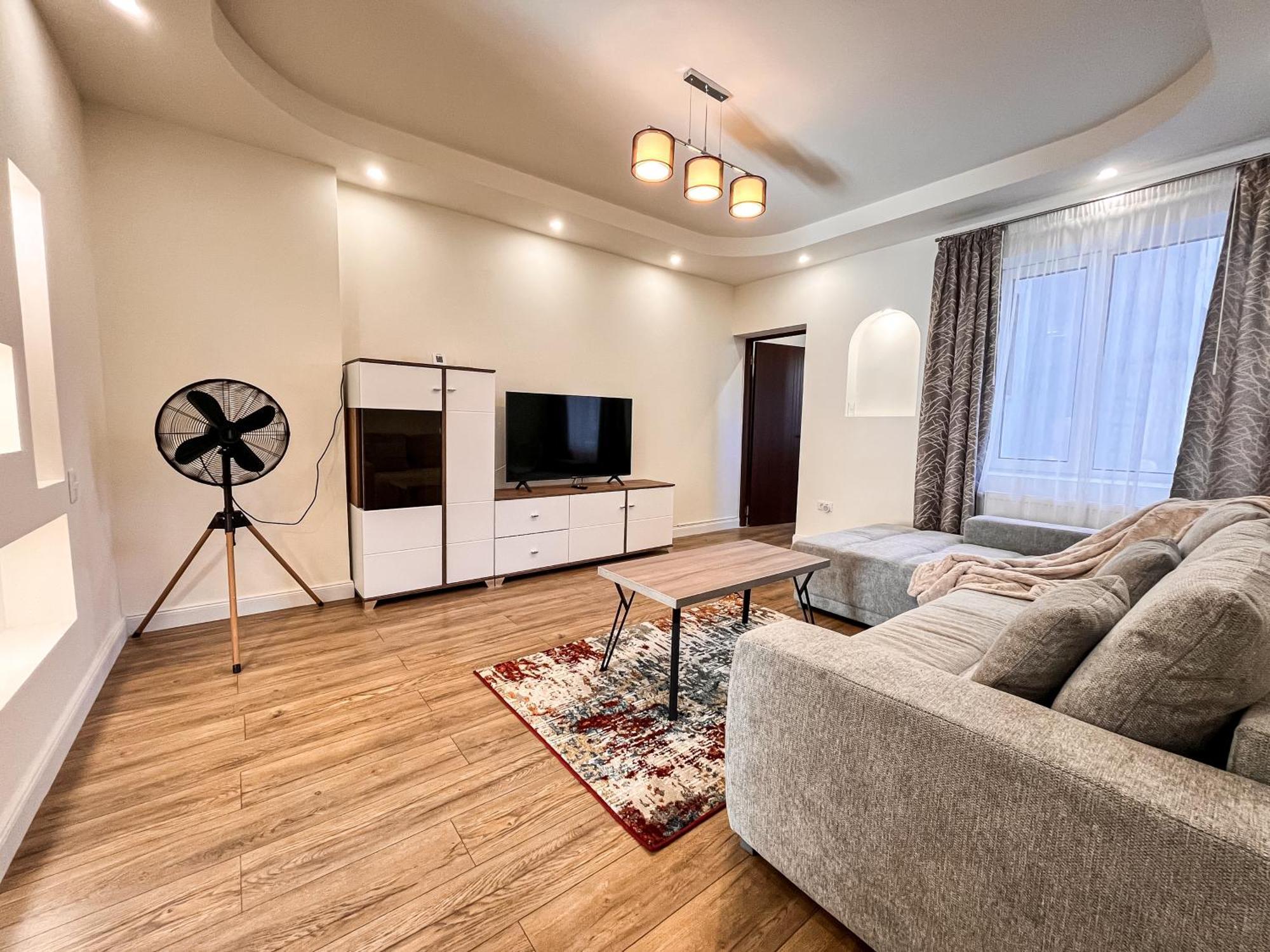 La Teatru - 2Bd Apartment Near Theatre And Old Town Brasov Exterior photo